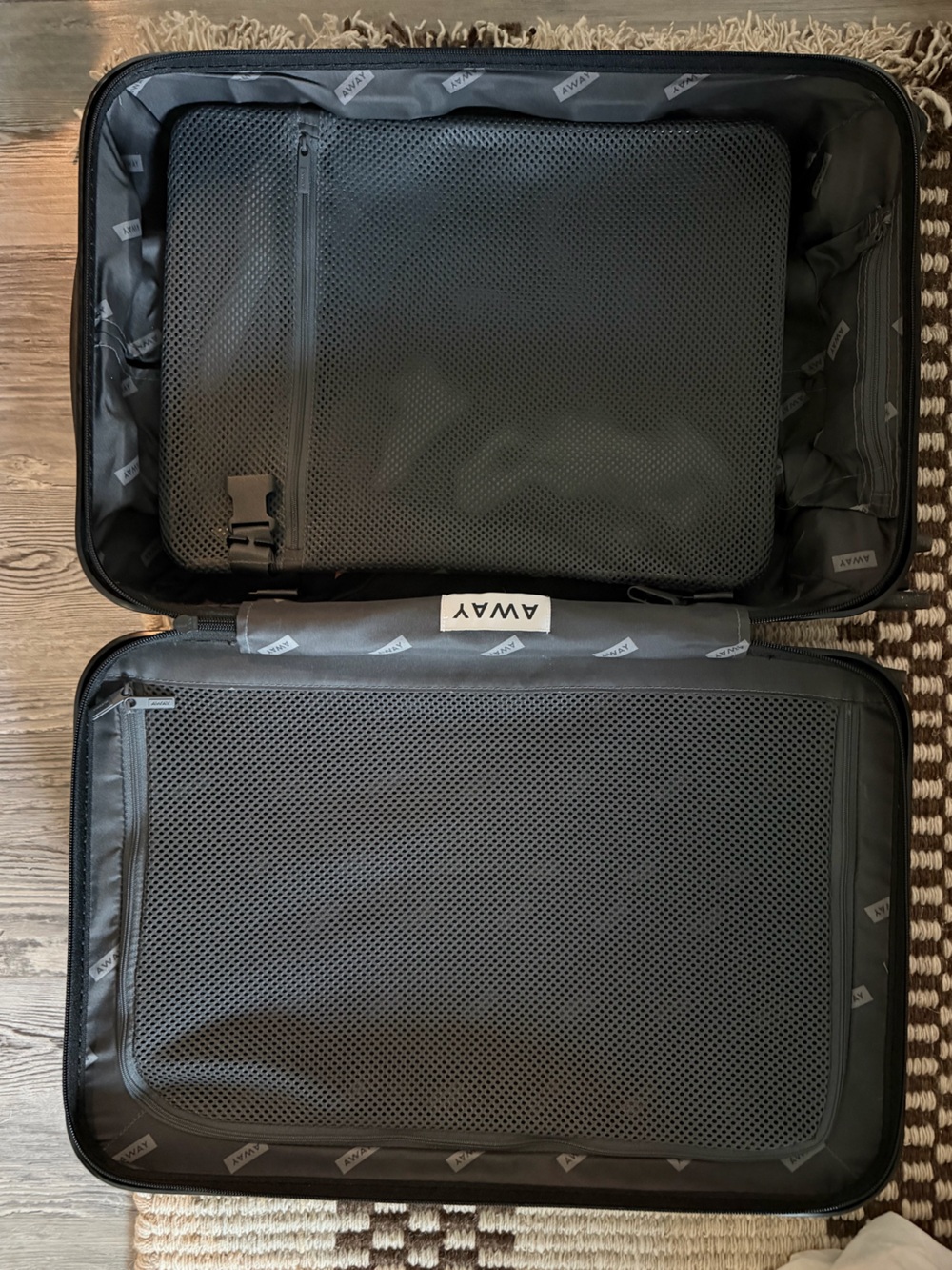 Away Black Carry-On Hardshell - Picture 7 of 10